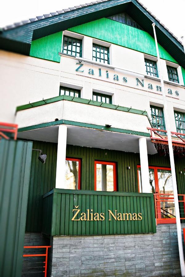 Zalias Namas